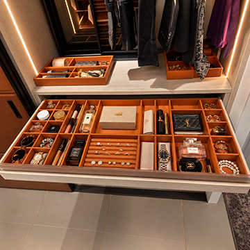 Luxurious Leather Jewelry Drawer Display